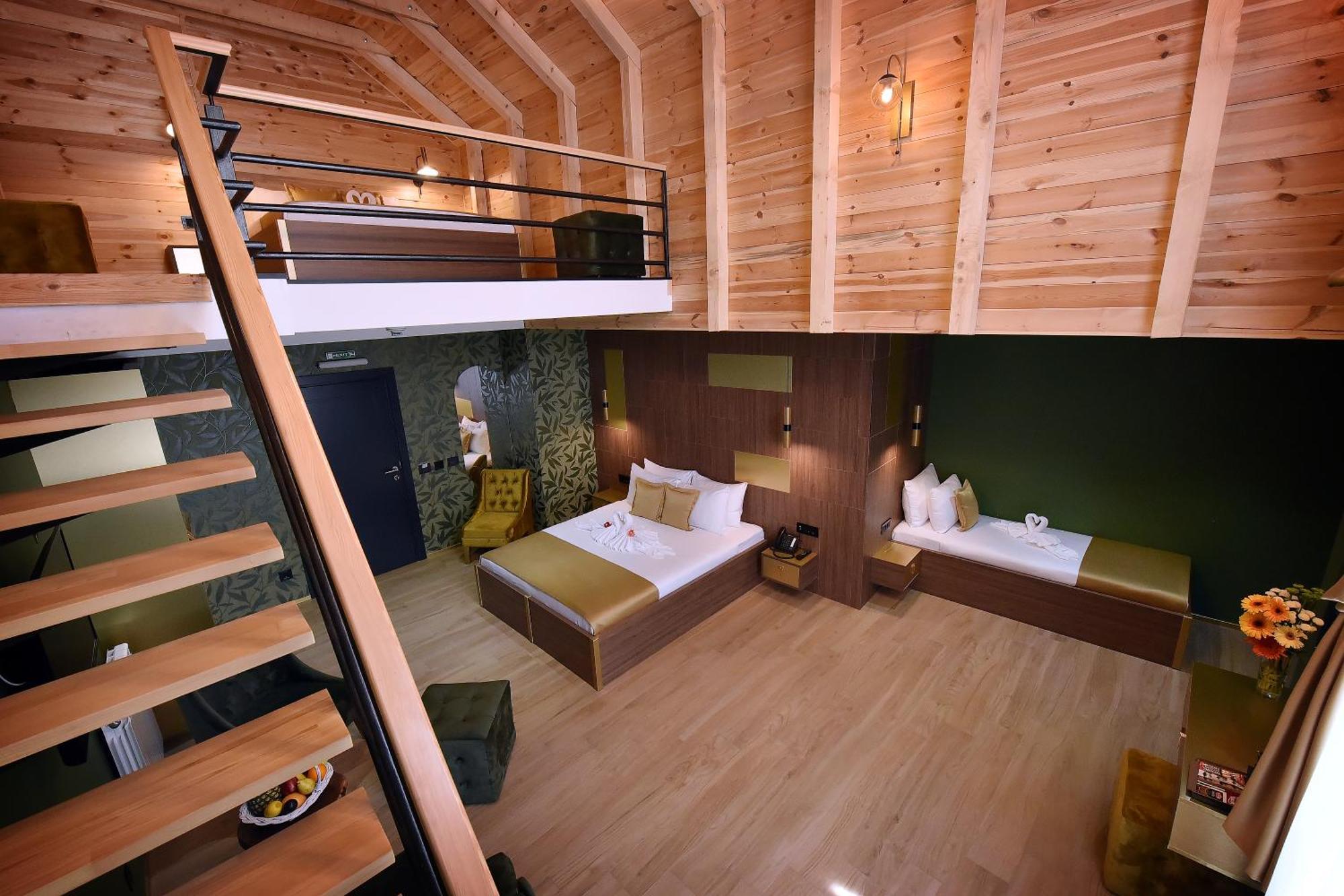 Dream House & Hotel 4*